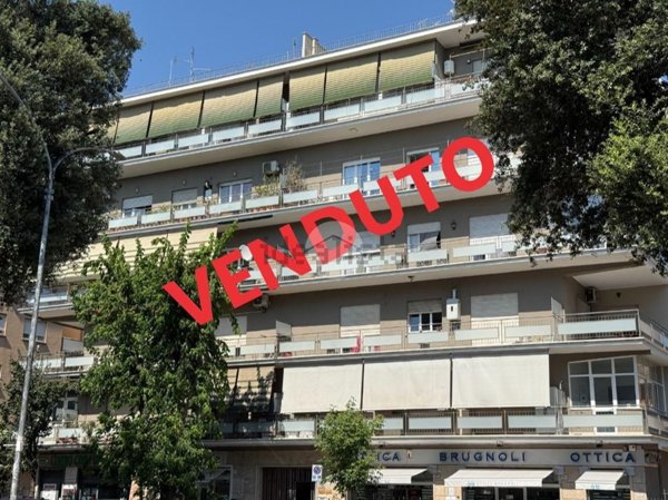 appartamento in vendita a Roma in zona Ostiense