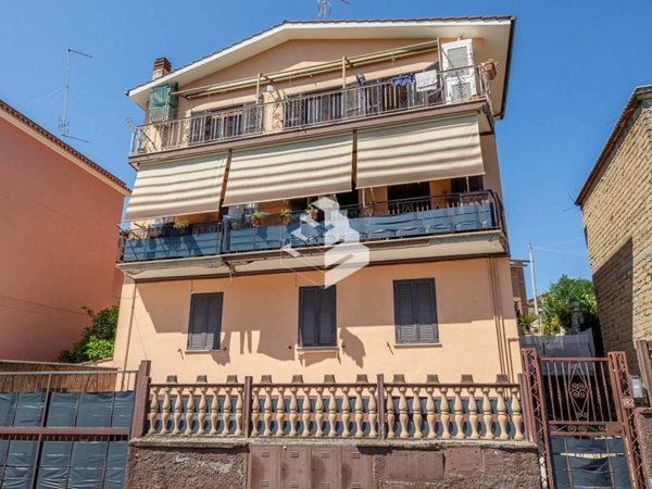 appartamento in vendita a Roma in zona Lunghezza
