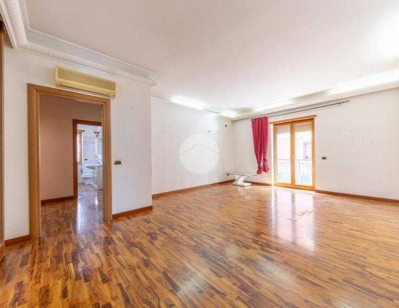 appartamento in vendita a Roma in zona Torre Angela
