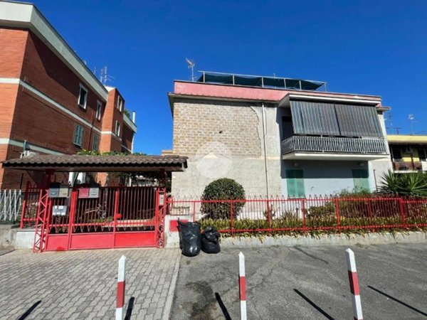 appartamento in vendita a Roma in zona Romanina