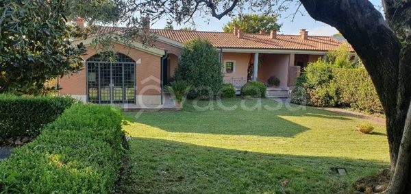 casa indipendente in vendita a Roma in zona EUR