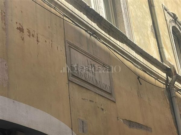 negozio in vendita a Roma in zona Campo Marzio