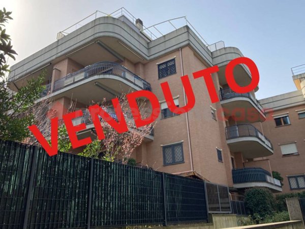 appartamento in vendita a Roma in zona Corviale