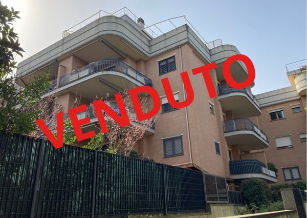 appartamento in vendita a Roma in zona Corviale