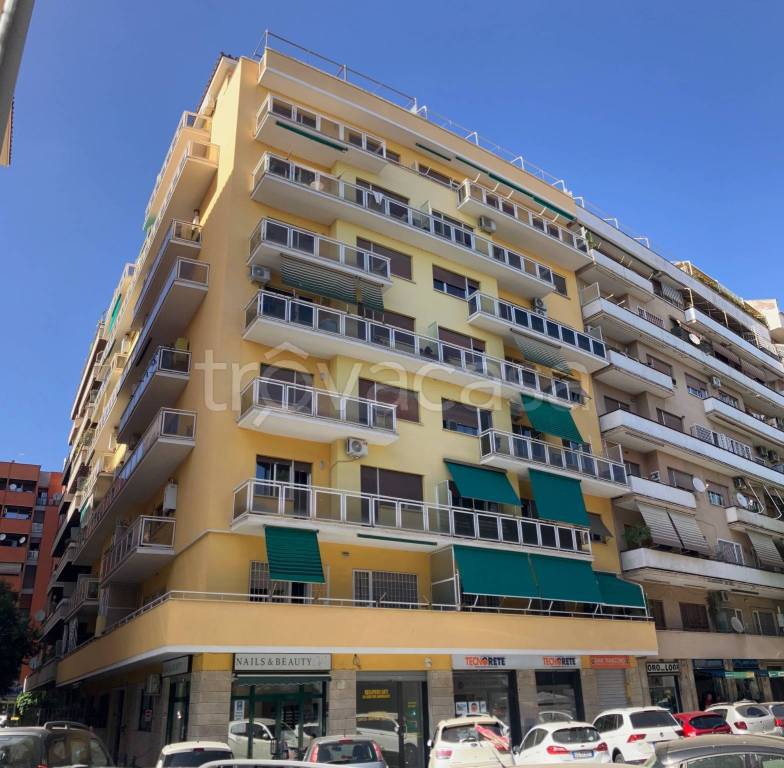 appartamento in vendita a Roma in zona Ostiense
