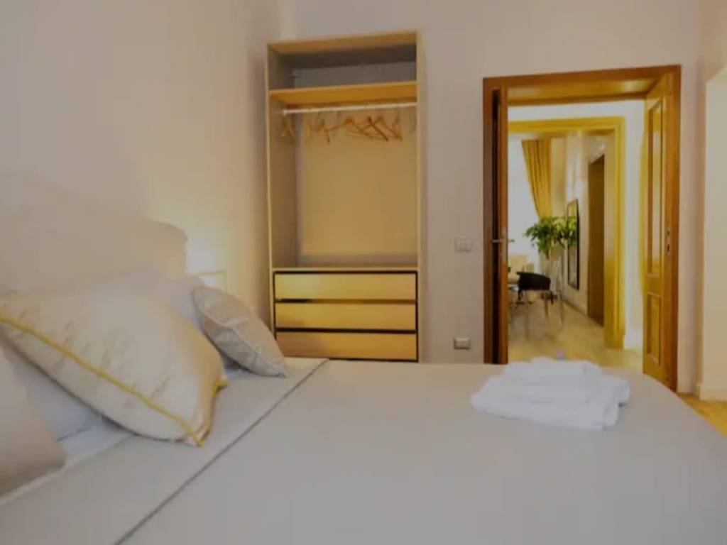 negozio in vendita a Roma in zona Trevi-Colonna