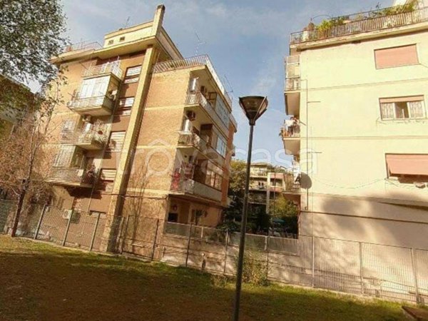 appartamento in vendita a Roma in zona Gianicolense