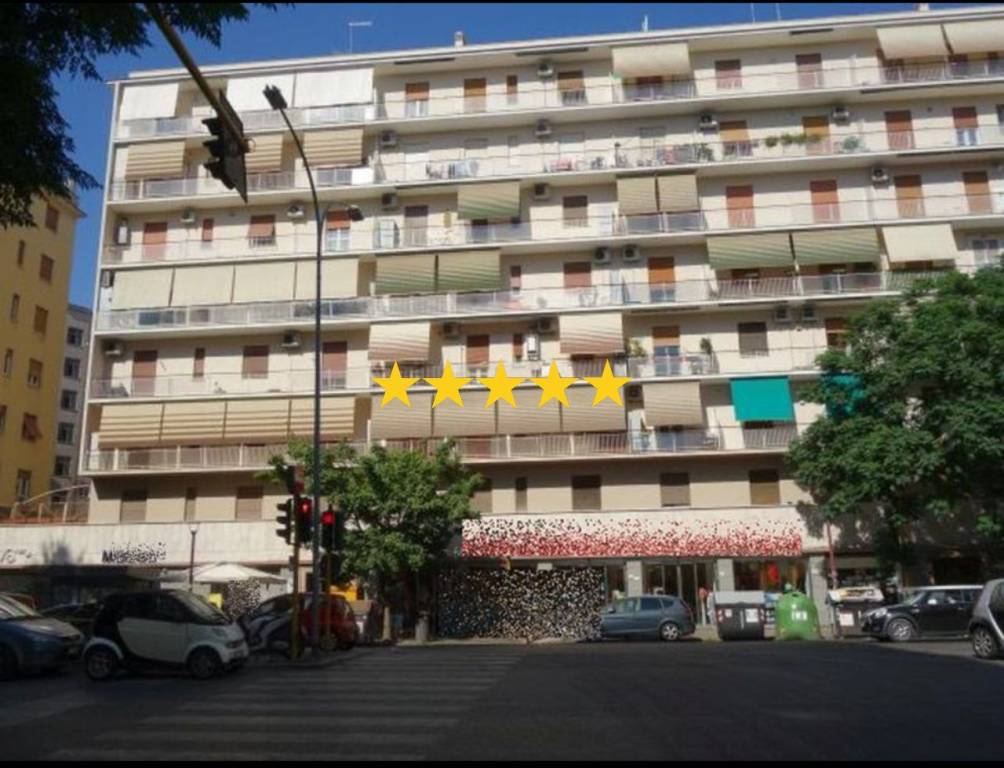 appartamento in vendita a Roma in zona Ostiense