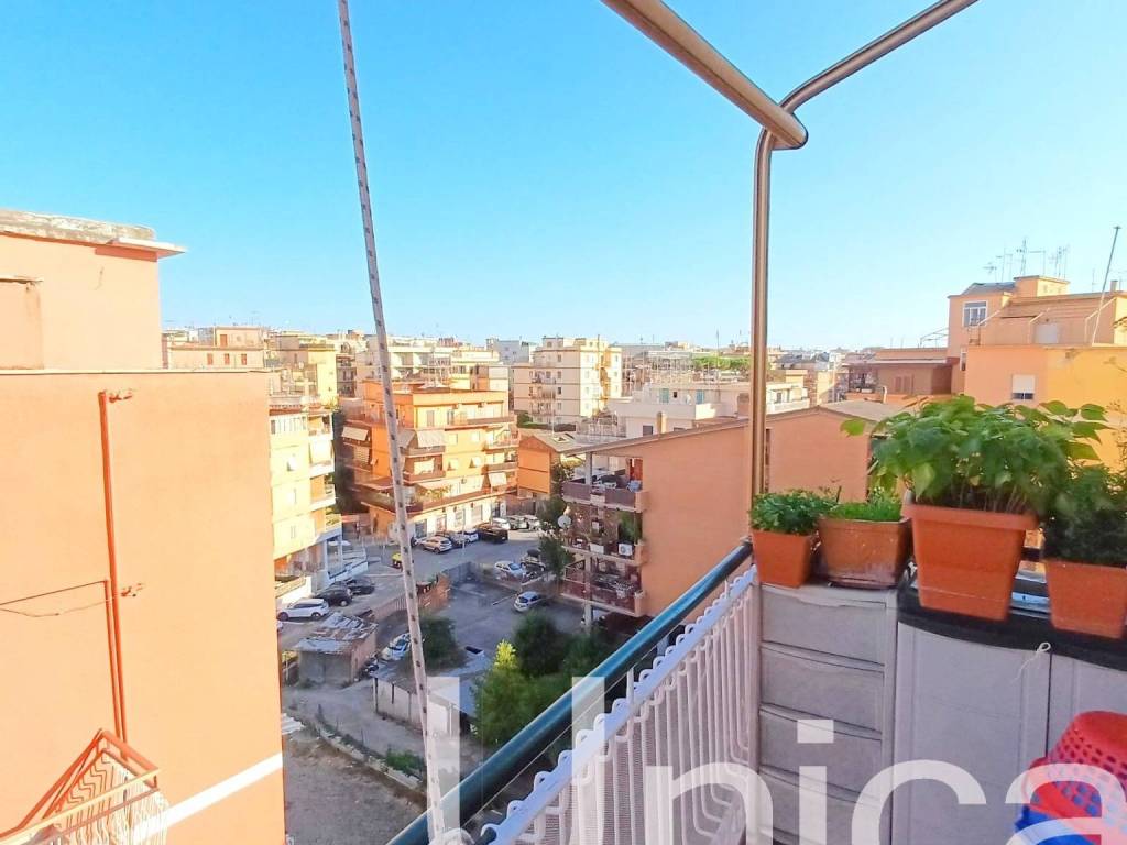 appartamento in vendita a Roma in zona Primavalle