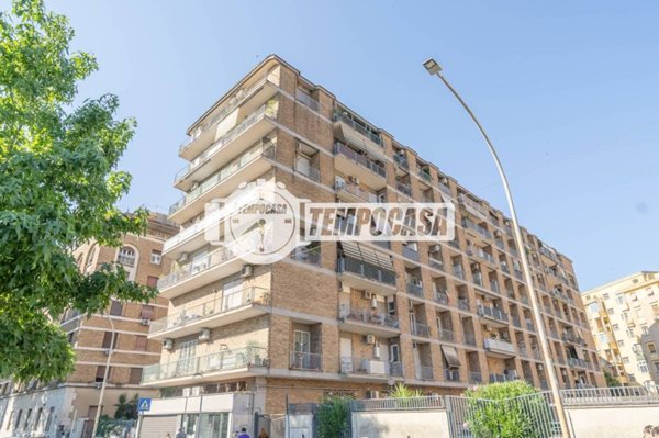 appartamento in vendita a Roma in zona Ostiense