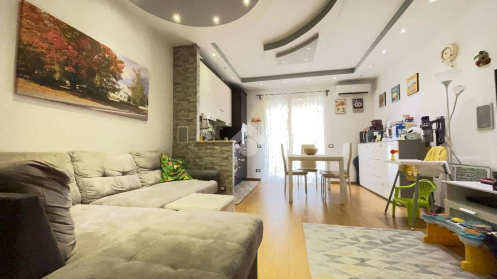appartamento in vendita a Roma in zona Cinecittà