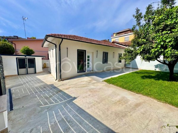 casa indipendente in vendita a Roma in zona Casalotti