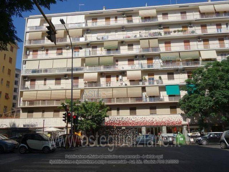appartamento in vendita a Roma in zona Ostiense