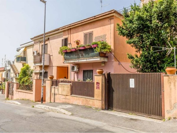 appartamento in vendita a Roma in zona Labaro