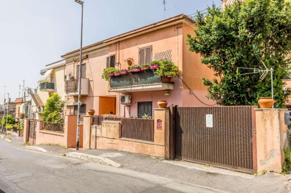 appartamento in vendita a Roma in zona Labaro