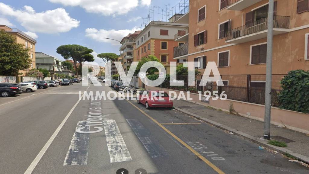 appartamento in vendita a Roma in zona Appio Latino