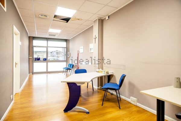 locale commerciale in vendita a Roma