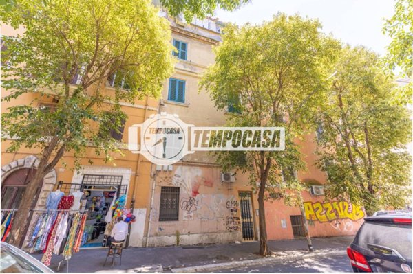 appartamento in vendita a Roma in zona Prenestino-Labicano