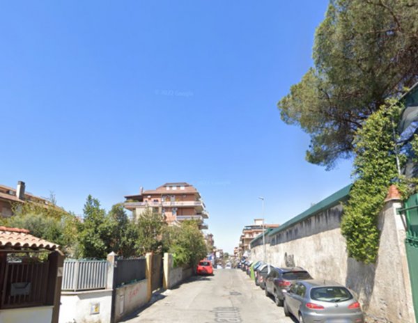 appartamento in vendita a Roma in zona Torre Angela