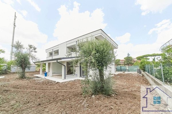 casa indipendente in vendita a Roma in zona Casal Morena