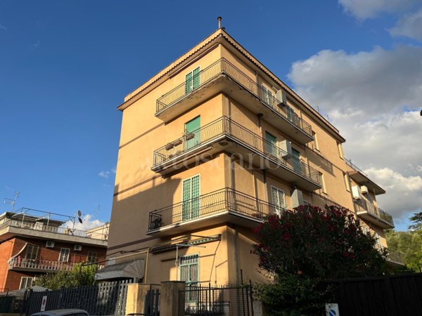 appartamento in vendita a Roma in zona San Basilio