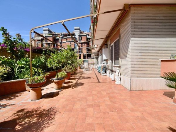 appartamento in vendita a Roma in zona Ostia
