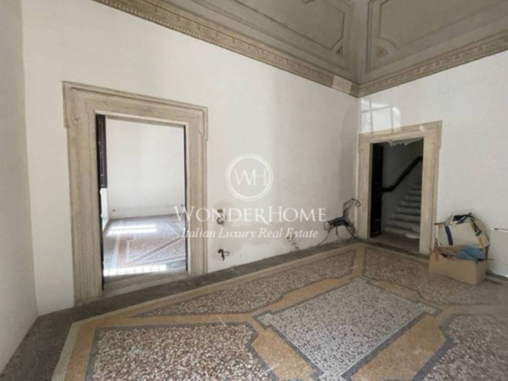 ufficio in vendita a Roma in zona Rione Monti/Campitelli