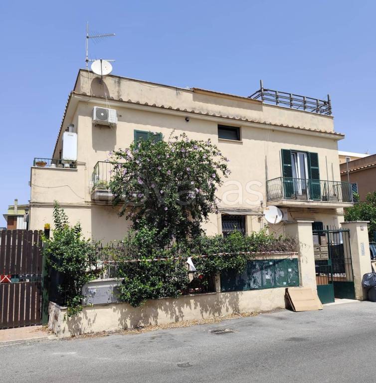 appartamento in vendita a Roma in zona Acilia