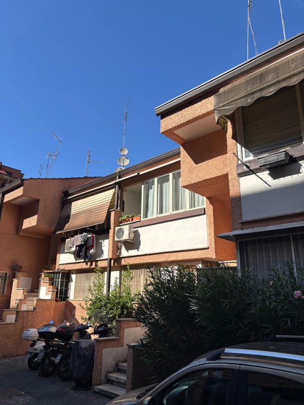monolocale in vendita a Roma in zona Tomba di Nerone