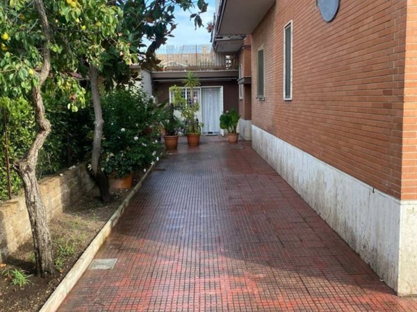 appartamento in vendita a Roma in zona Acilia