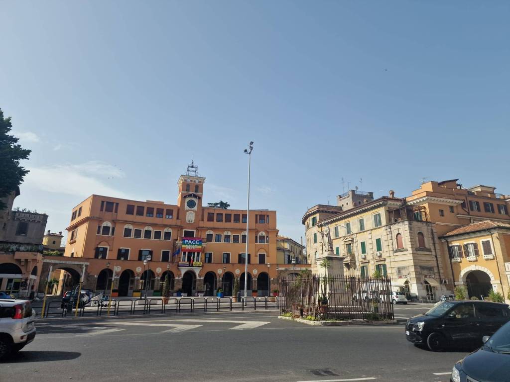 negozio in vendita a Roma in zona Monte Sacro/Talenti