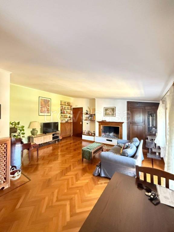 appartamento in vendita a Roma in zona Prima Porta