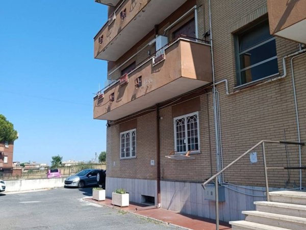 appartamento in vendita a Roma in zona Finocchio