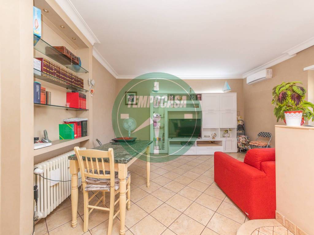 appartamento in vendita a Roma in zona Don Bosco