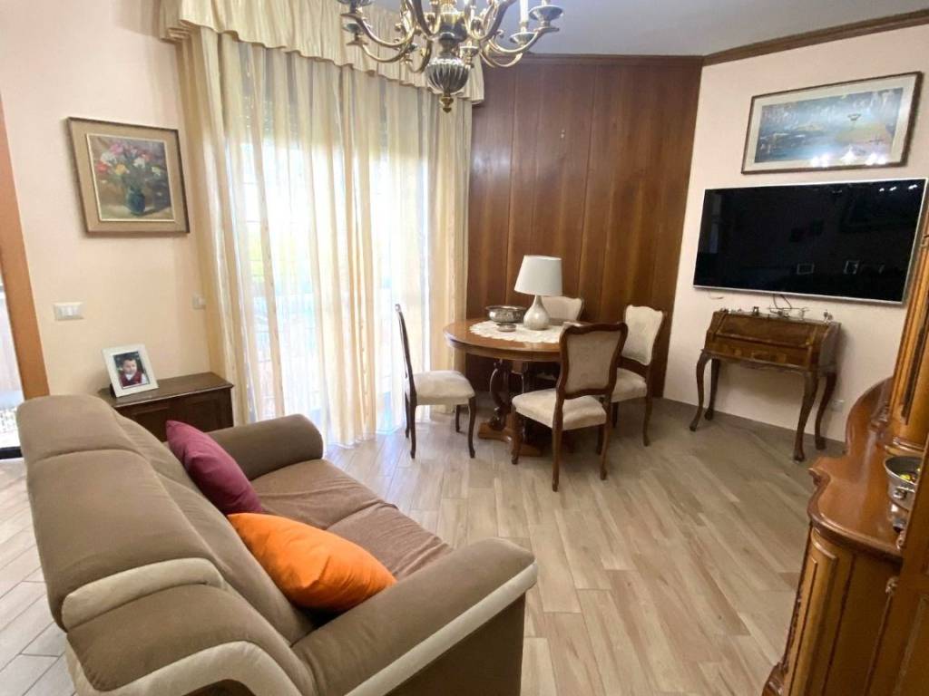appartamento in vendita a Roma in zona Tor Bella Monaca