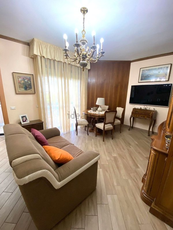 appartamento in vendita a Roma in zona Tor Bella Monaca