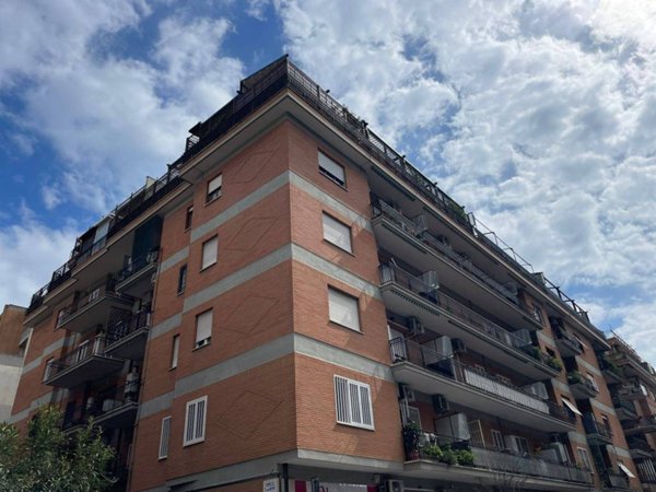 appartamento in vendita a Roma in zona Ostia
