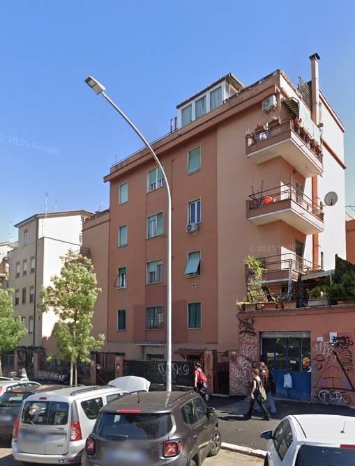 appartamento in vendita a Roma in zona Ostiense