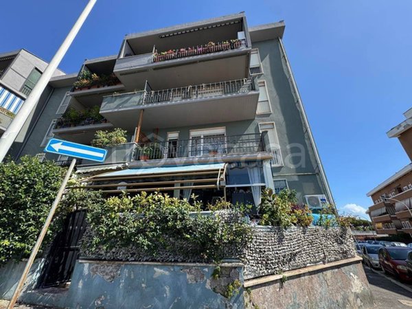 appartamento in vendita a Roma in zona Axa