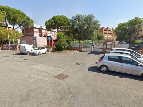 appartamento in vendita a Roma in zona Torre Angela