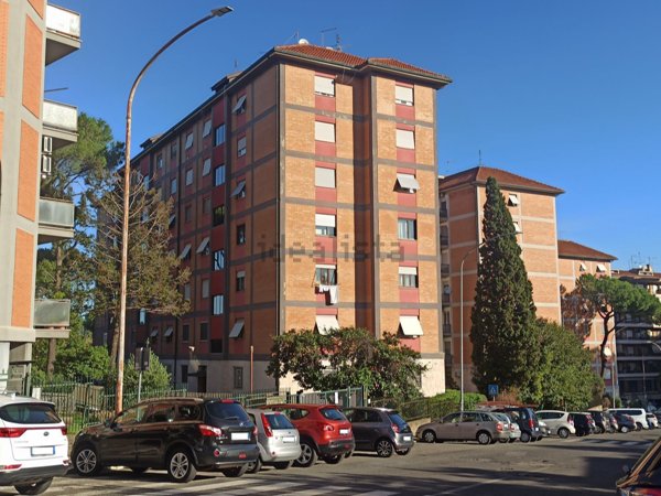appartamento in vendita a Roma in zona Torre Spaccata