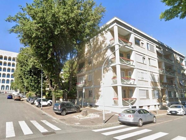 appartamento in vendita a Roma in zona EUR