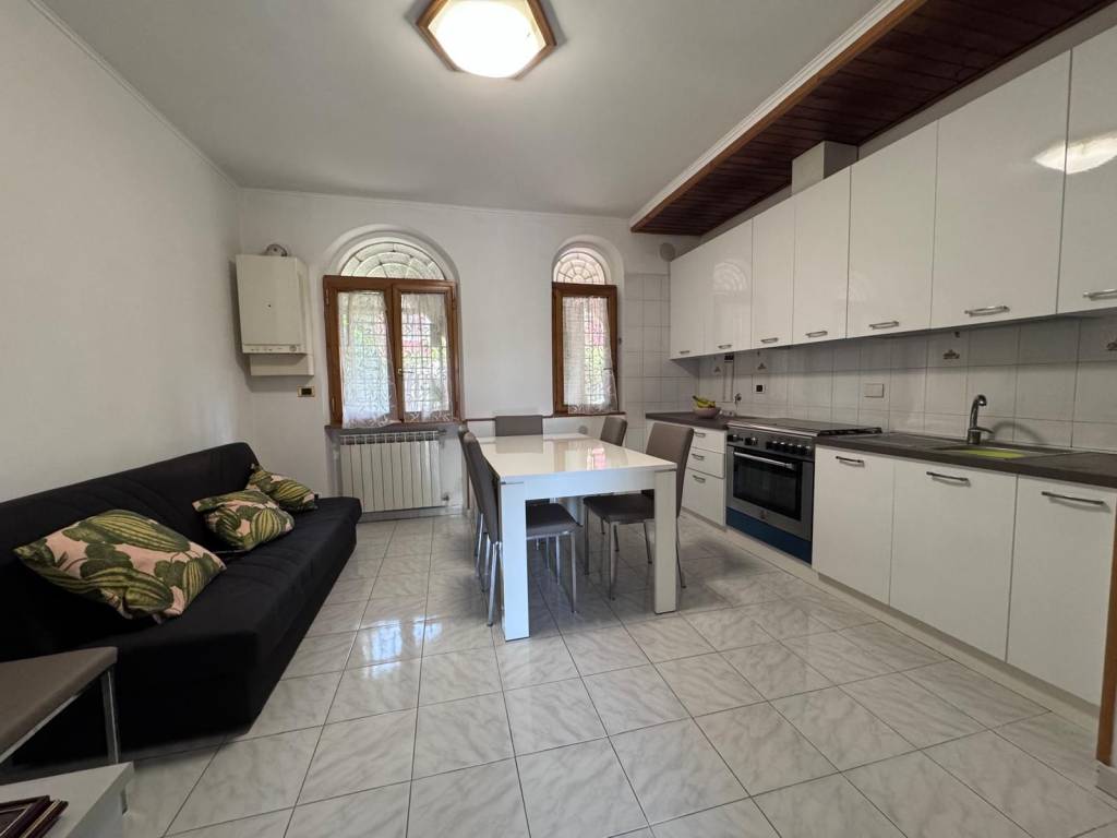 appartamento in vendita a Roma in zona Colle del Sole