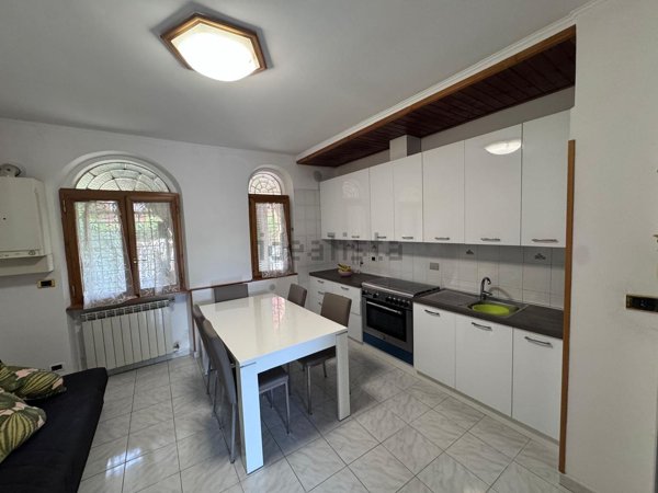 appartamento in vendita a Roma in zona Colle del Sole