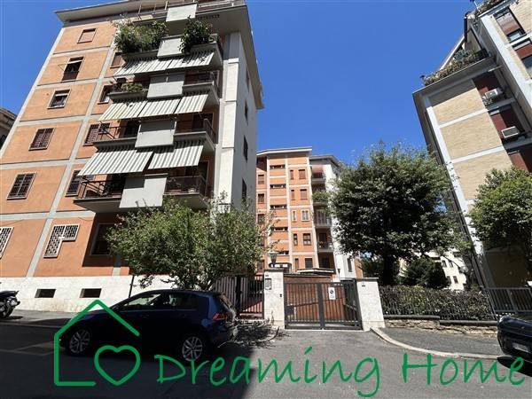 appartamento in vendita a Roma in zona Ardeatino