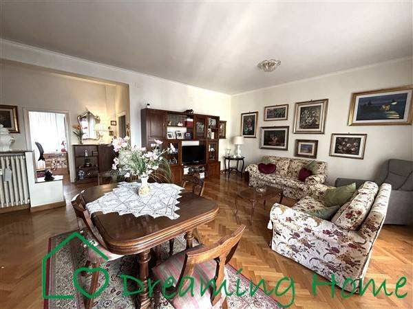 appartamento in vendita a Roma in zona Ardeatino