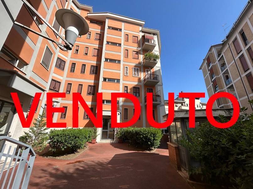 appartamento in vendita a Roma in zona Ardeatino