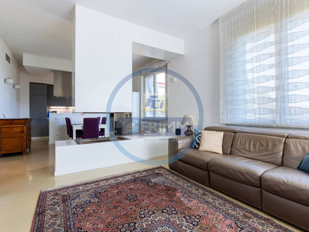 casa indipendente in vendita a Roma in zona Acilia