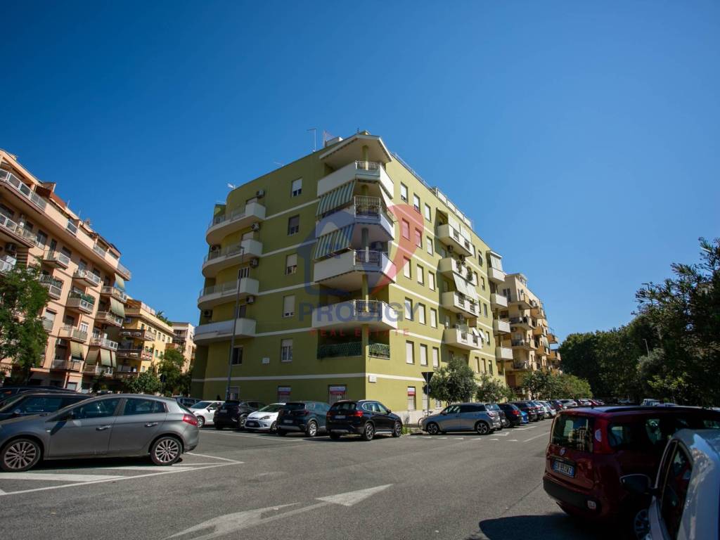 appartamento in vendita a Roma in zona Ostia