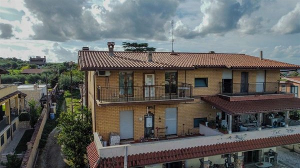 appartamento in vendita a Roma in zona Finocchio